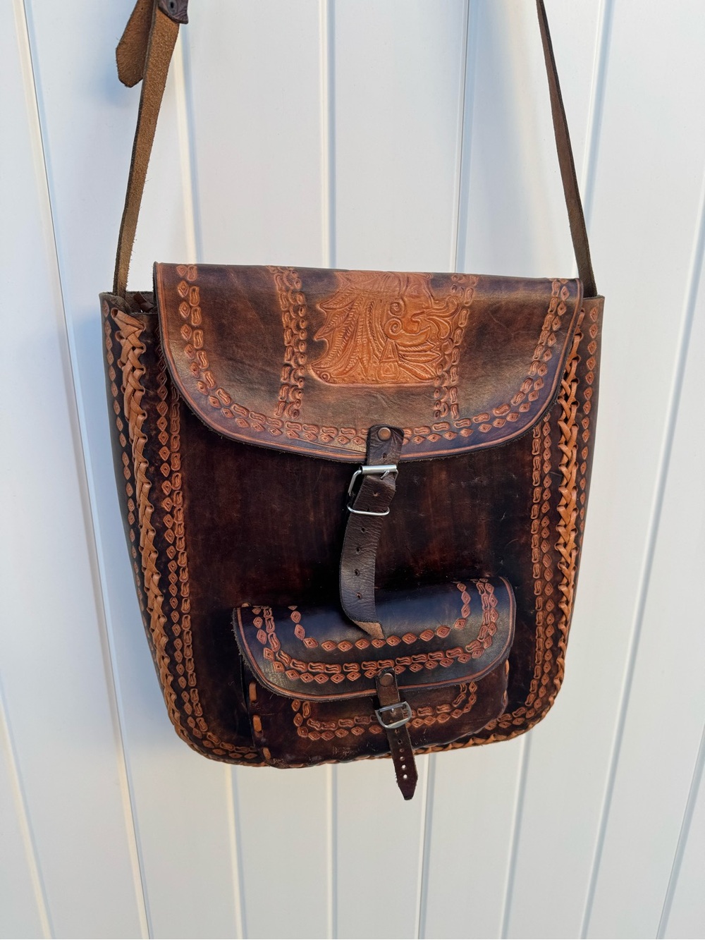 ✨ Vintage Unisex Hand-Tooled & Hand-Laced Mexican Leather Crossbody Bag ✨